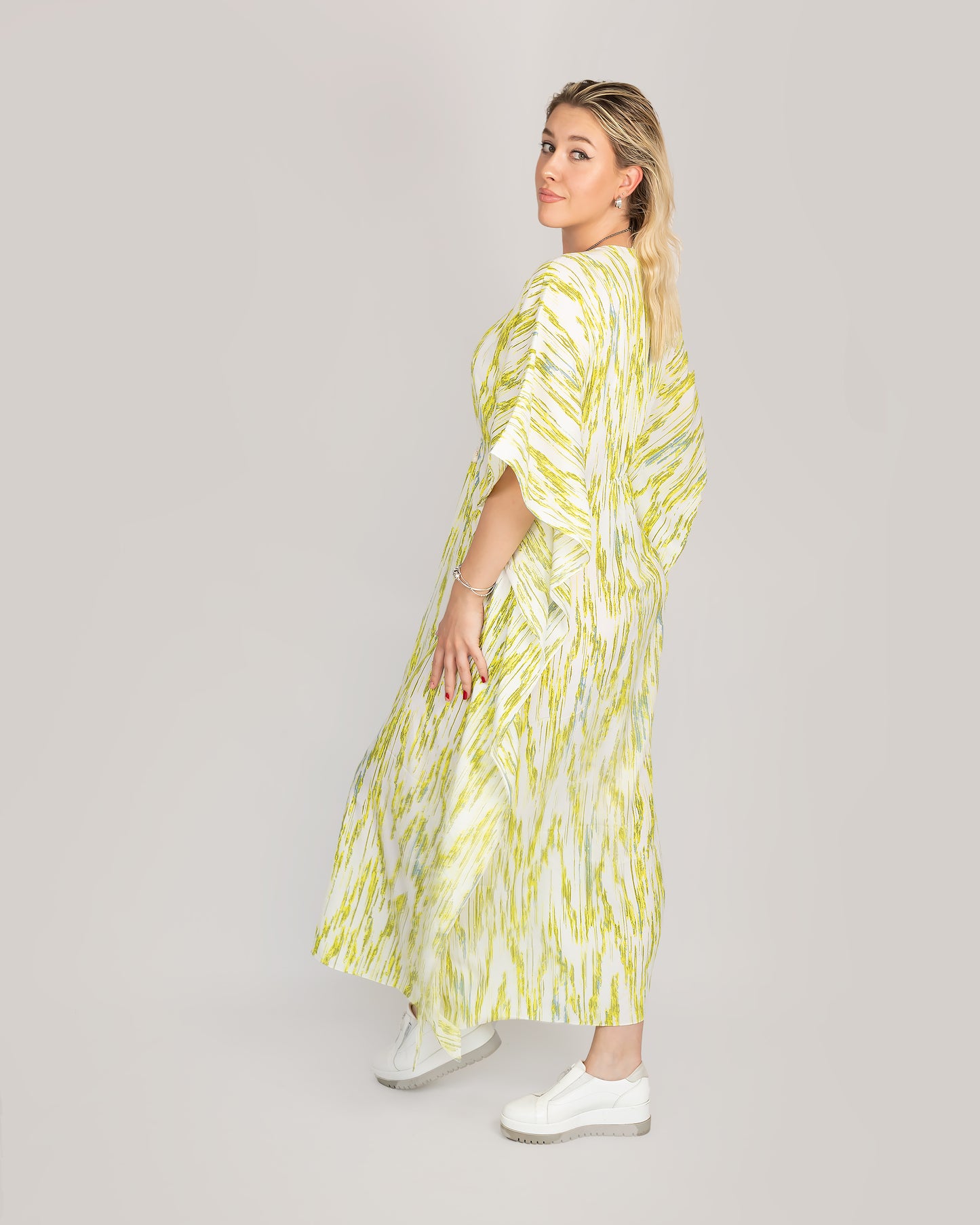 Yunikulondon, Luxury Shell Dresstan