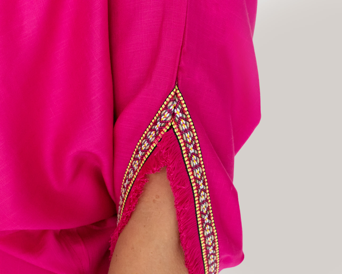 Yunikulondon, Luxury Fuschia Maxi Dresstan