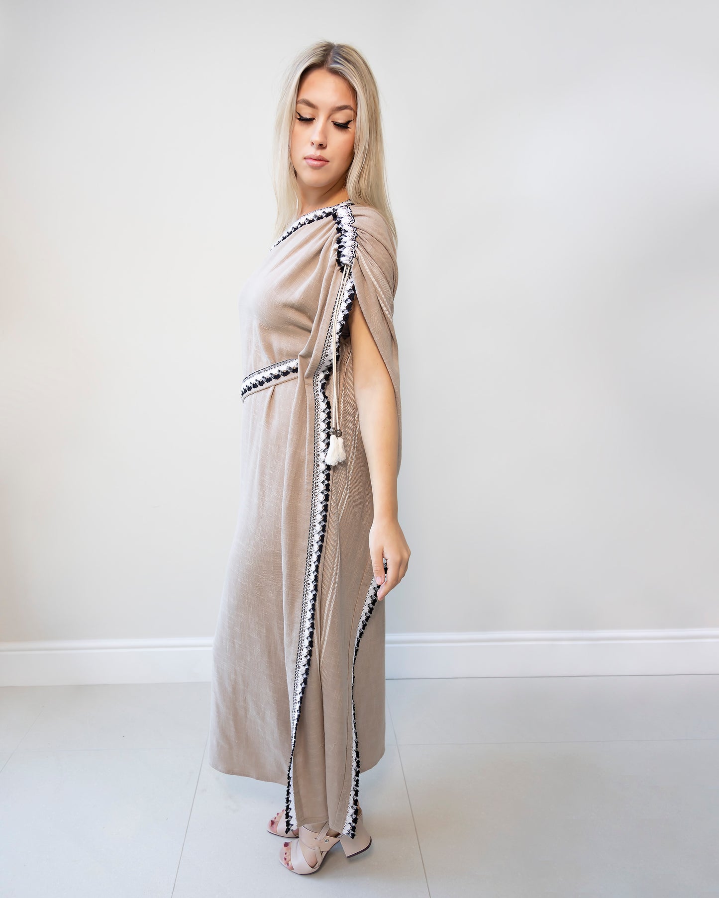 Yunikulondon, Maxi designer Dresstan