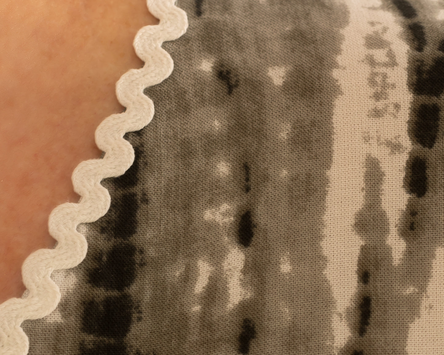 Yunikulondon, Luxury Shibori Dresstan