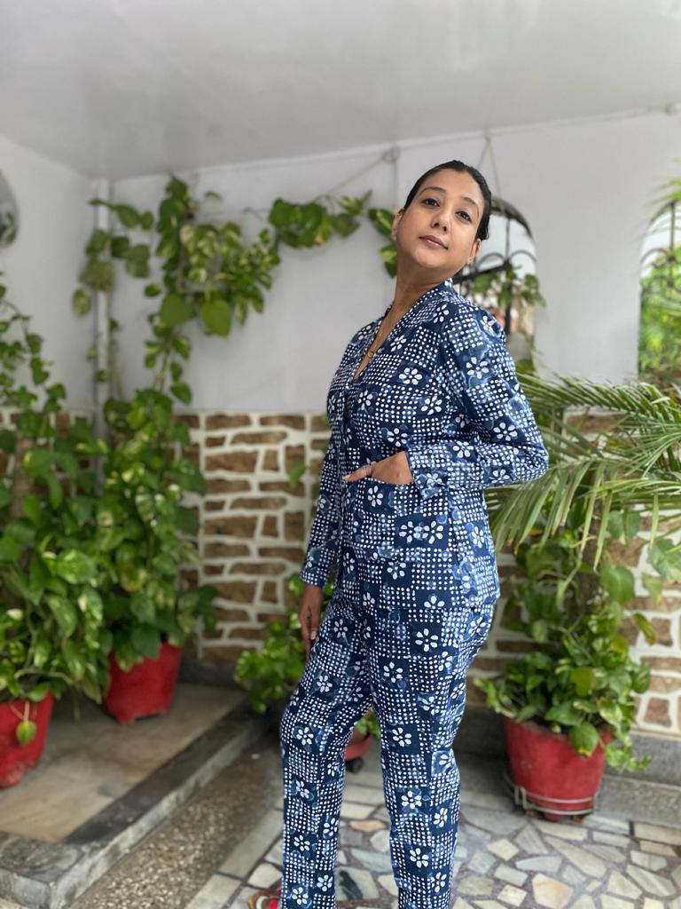 Women Dazzling Blue Cassuit